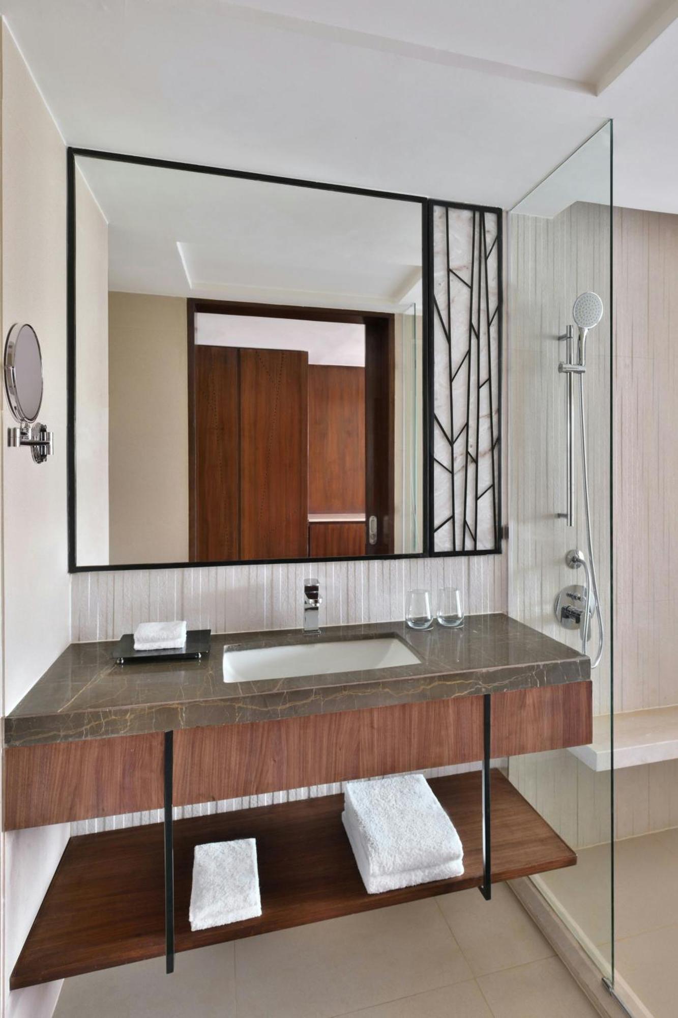 Courtyard By Marriott Mahabaleshwar Hotel ภายนอก รูปภาพ