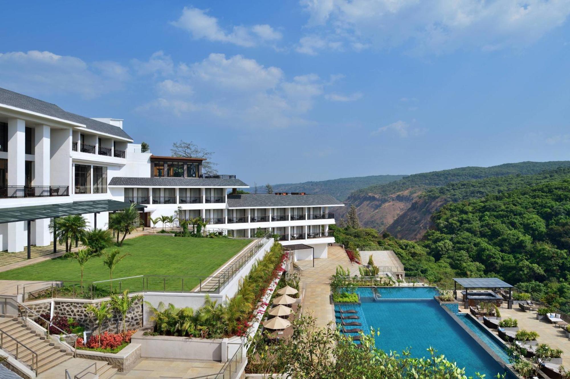 Courtyard By Marriott Mahabaleshwar Hotel ภายนอก รูปภาพ
