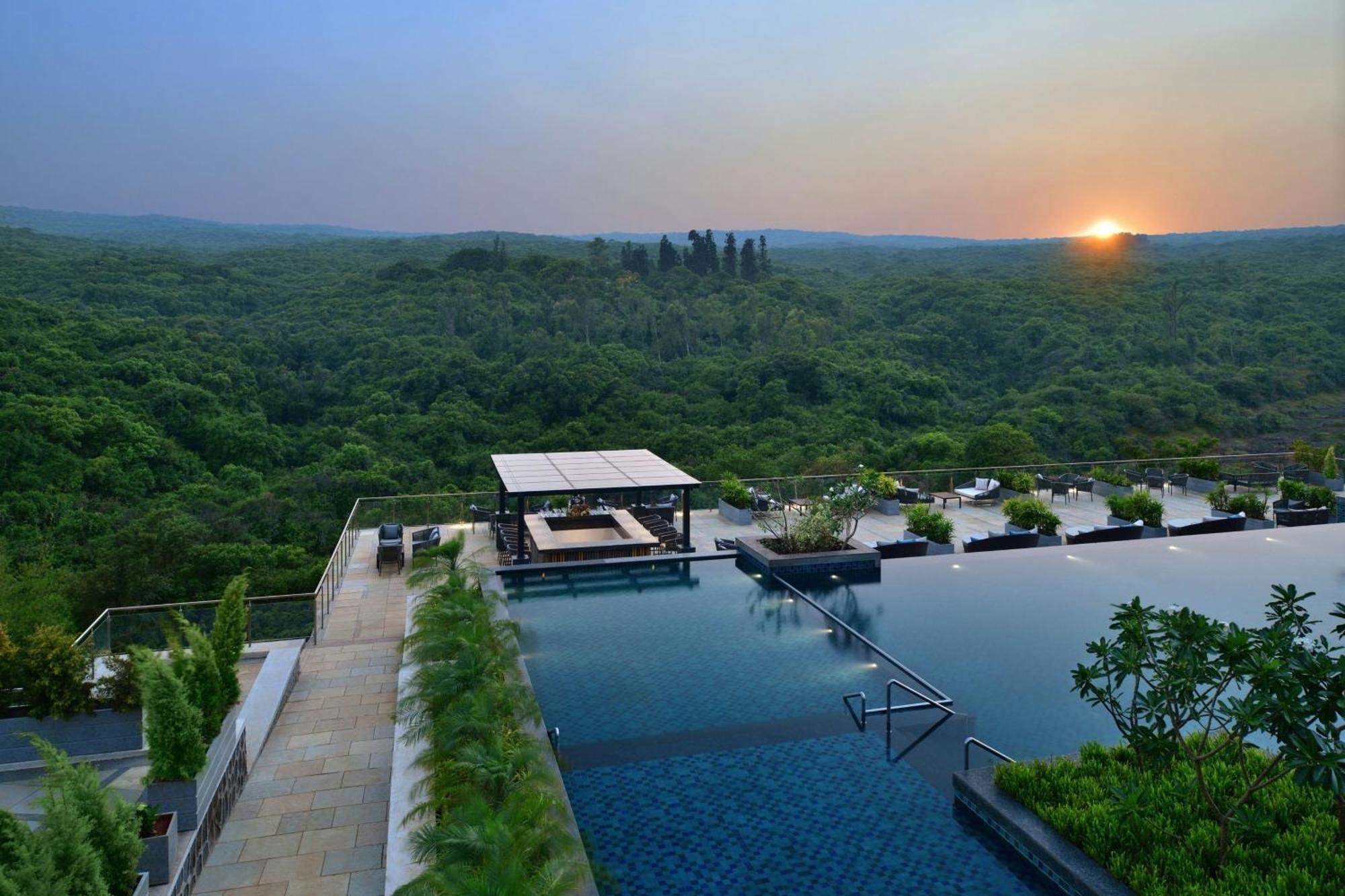 Courtyard By Marriott Mahabaleshwar Hotel ภายนอก รูปภาพ
